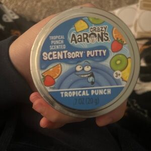 Crazy Aaron’s putty
